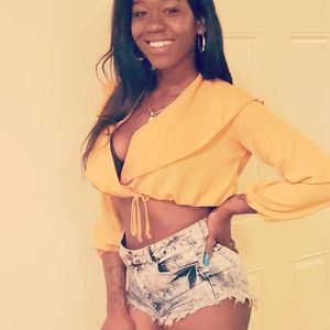 Meet your Posher, Olivia